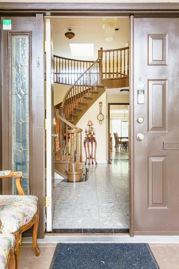 Fraser River Richmond Bed And Breakfast Экстерьер фото