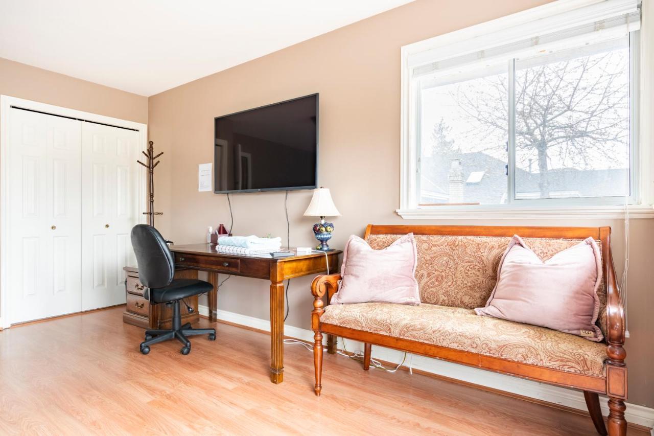 Fraser River Richmond Bed And Breakfast Экстерьер фото