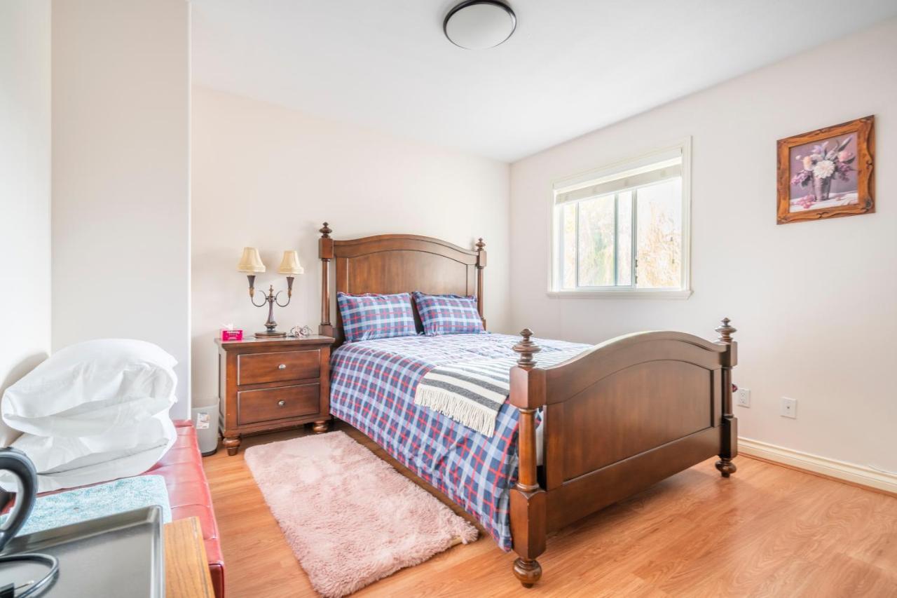 Fraser River Richmond Bed And Breakfast Экстерьер фото
