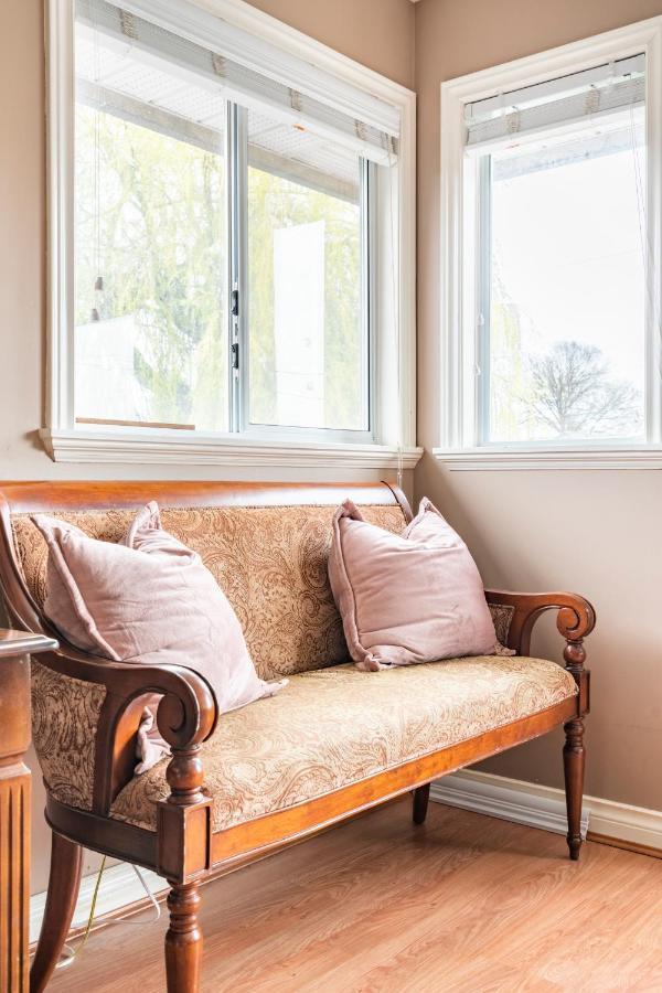 Fraser River Richmond Bed And Breakfast Экстерьер фото